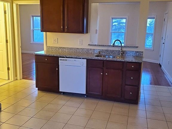 2nd image of 293 School St #3R