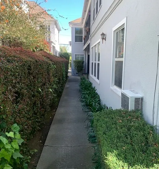 312 S Reeves Dr #A — Photo 2