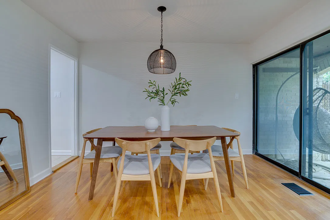 7917 Schuyler Ct — Photo 2