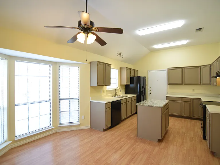2304 Skipcha Dr — Photo 6
