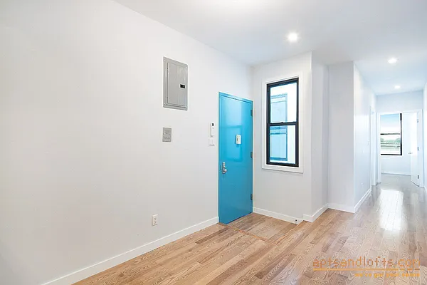 Rented by aptsandlofts.com | media 3