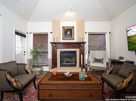 3rd image of 3443 River North Dr