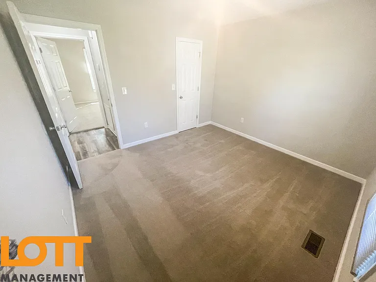 113 Newton Ave #B — Photo 15