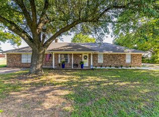 705 E Woodland St, Collinsville, TX 76233