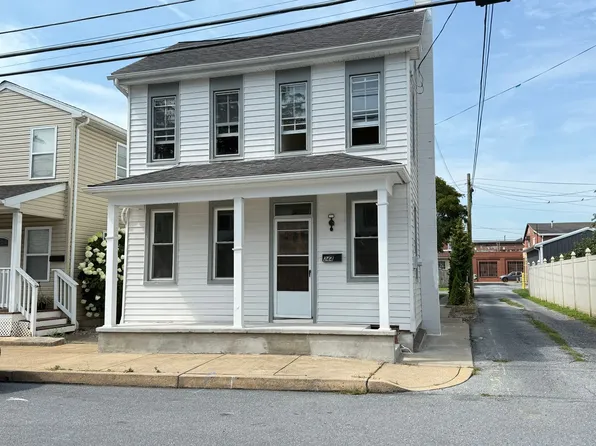 244 S Charlotte St, Manheim, PA 17545