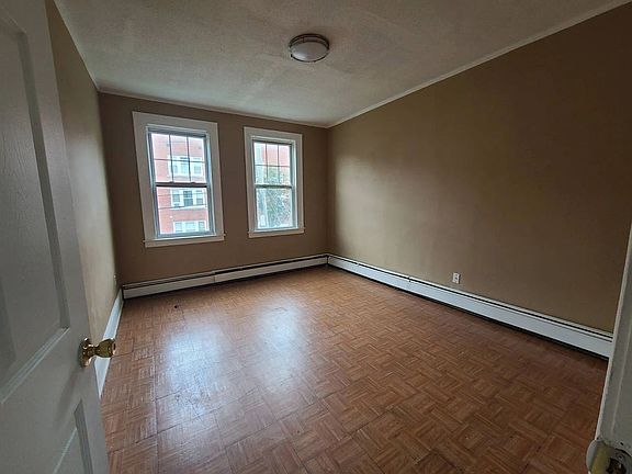 5th image of 30 Dorothy St #2N