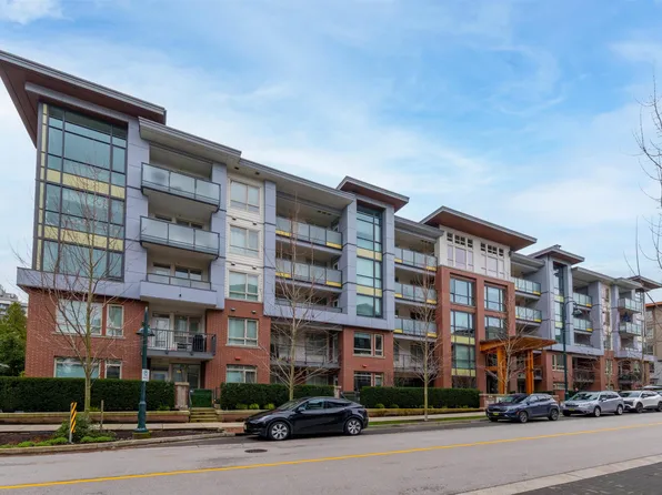 2651 Library Ln #121, North Vancouver, BC V7J 0C1