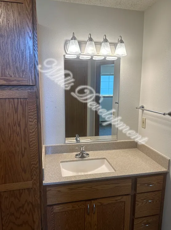 2 bed, 896 sqft, $1,040 — Photo 3