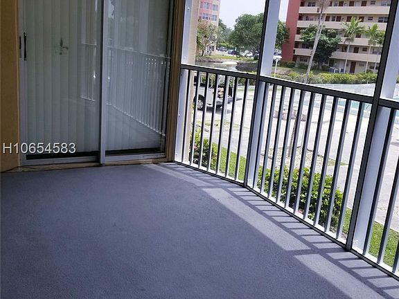 4th image of 1770 NE 191st St APT 216-1