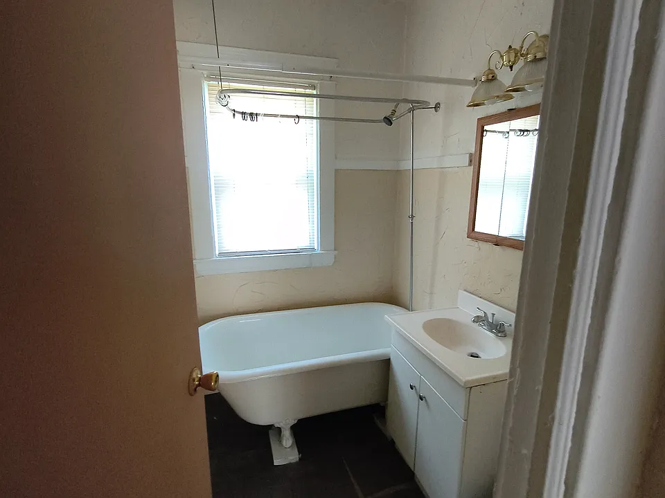 959 Nathaniel Rd #2