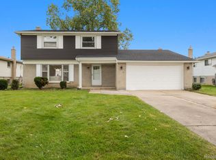 20300 Roseland St, Southfield, MI 48076