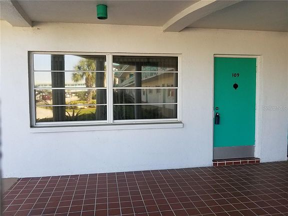 3rd image of 1900 59th Ave N APT 109