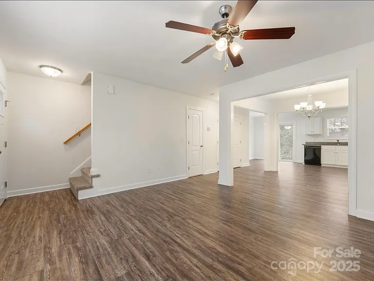 362 Hillandale St NE — Photo 9