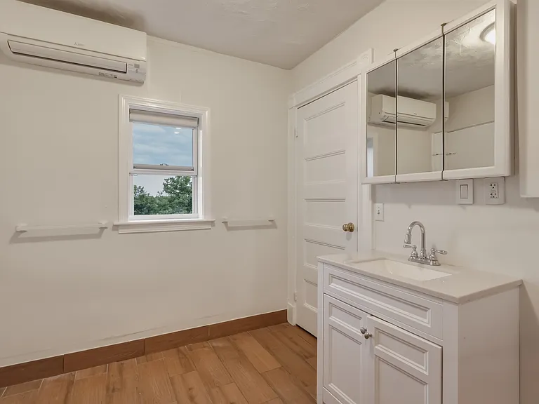 14 Magnolia Sq #3 — Photo 16