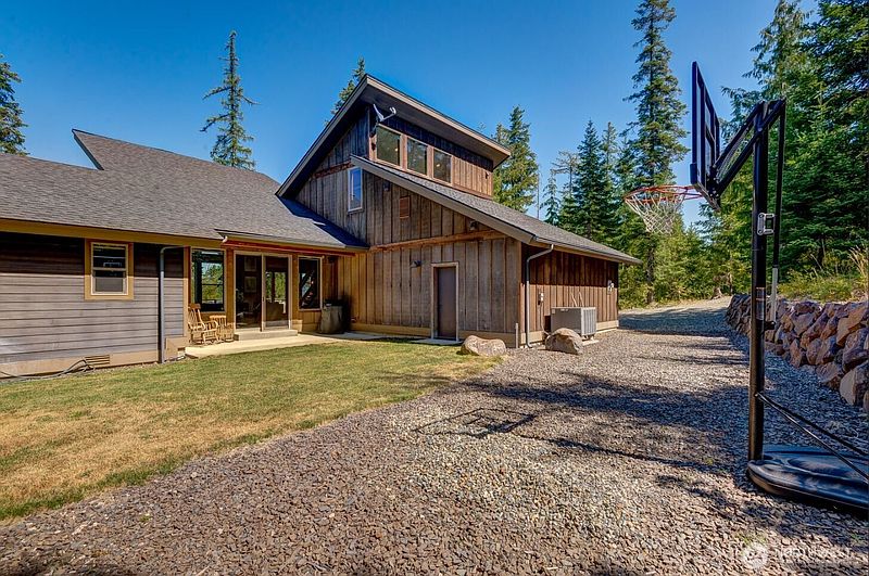 5th image of 240 Snow Ridge Drive