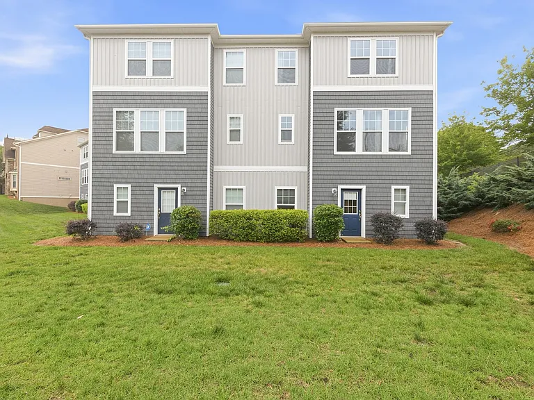 1502 Sharon Rd W — Photo 32