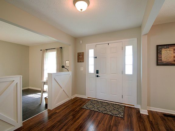 3rd image of 4872 Far Hills Dr