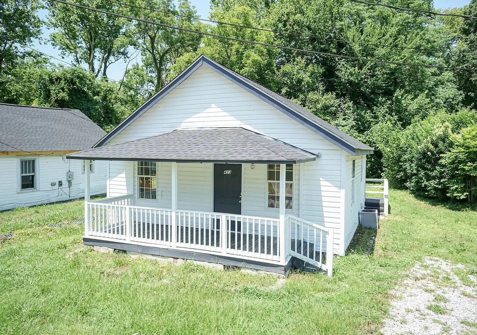 Three Bedroom Home! — Photo 2