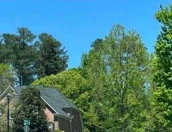 Exterior Neighborhood (street photo)