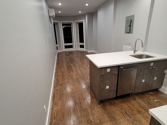 2nd image of 104 Linden Blvd #2B