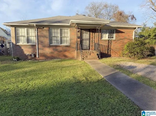 604 40th Pl, Fairfield, AL 35064