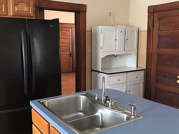 5th image of 276 W Water St