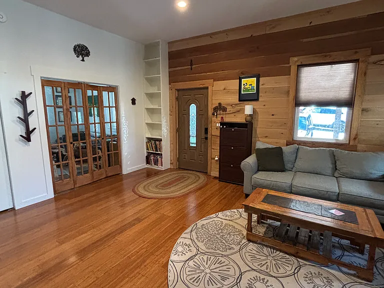 13 Ruslan Dr — Photo 4