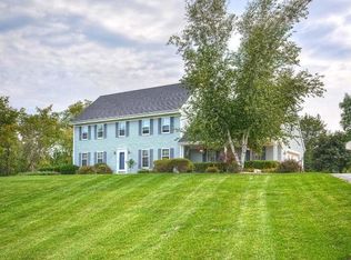 2466 Northwood Dr, Saukville, WI 53080