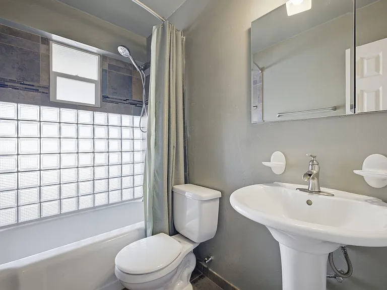 626 N Venice Ave — Photo 19