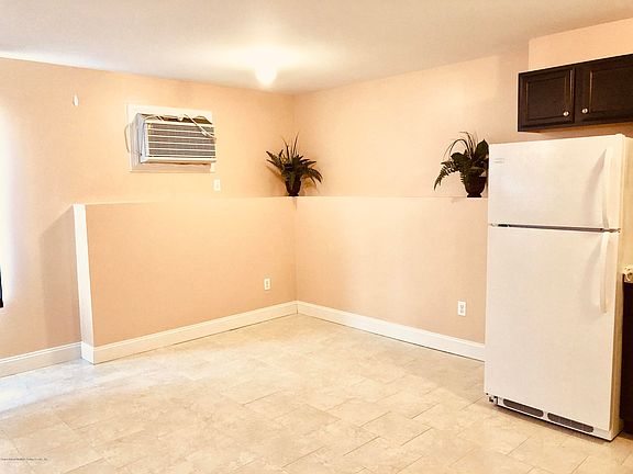 5th image of 14 Malibu Ct #2