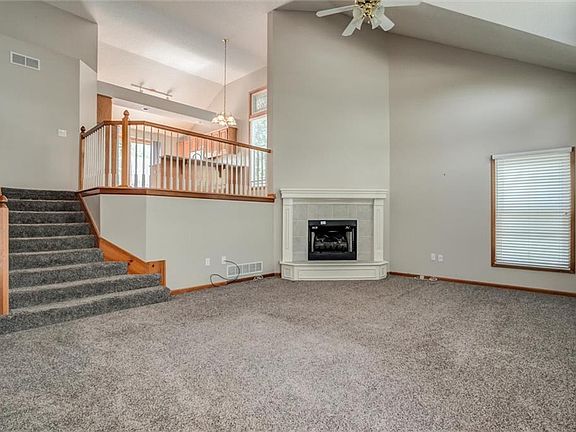 4th image of 21903 W 48th St