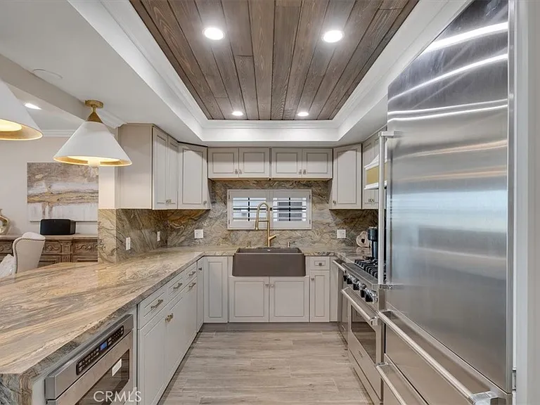 2808 W Oceanfront — Photo 9