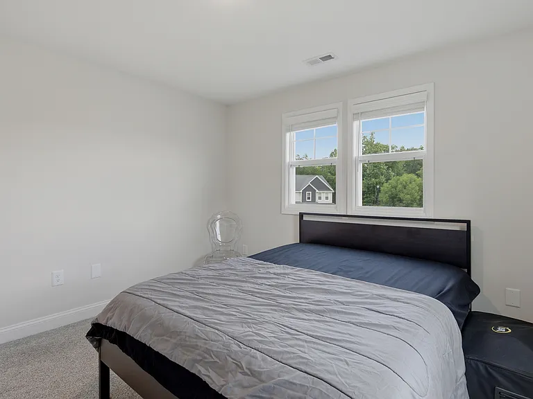 291 Burnside Dr — Photo 42