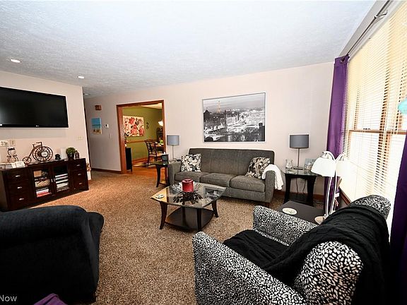 5th image of 8574 Glenwood Ave APT 2