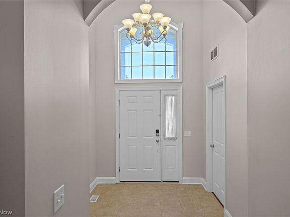 4th image of 304 Cobblestone Dr
