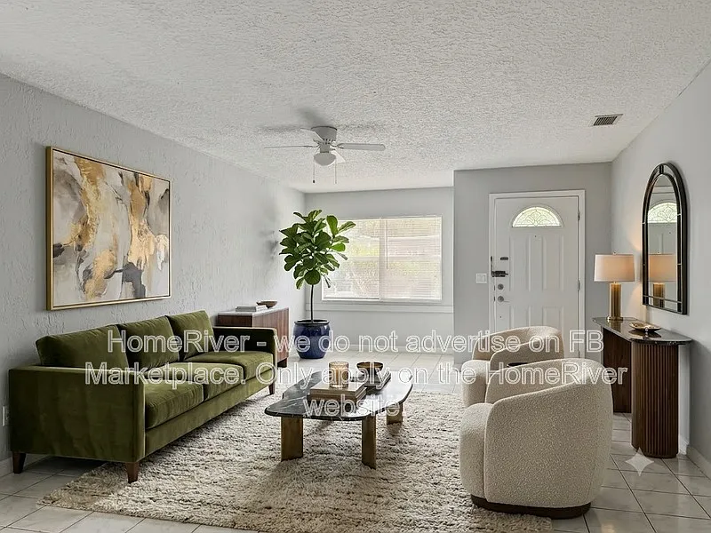 3 bed, 2.0 bath, 1117 sqft, $2,085 — Photo 3