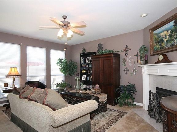 4th image of 11924 Cobblestone Dr