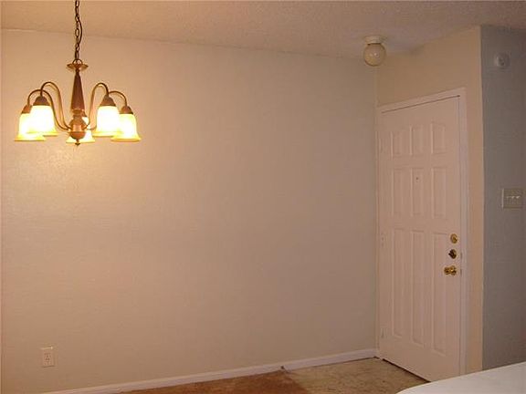 4th image of 1105 Calico Ln APT 1615