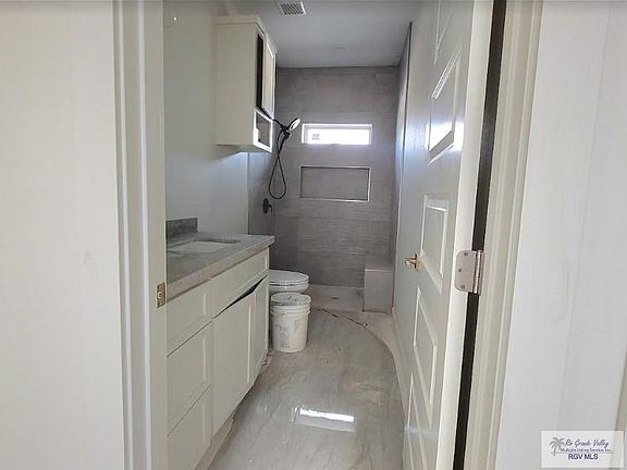 5th image of 4365 Aurora Dr