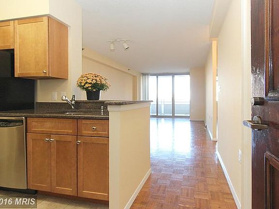 4th image of 4801 Fairmont Ave APT 212