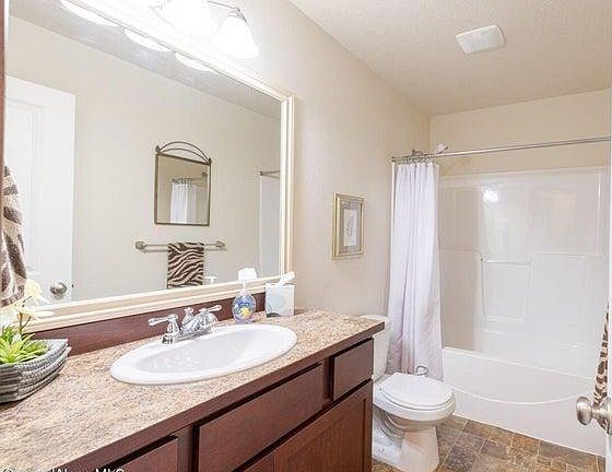 4th image of 1780 Warbler Ln