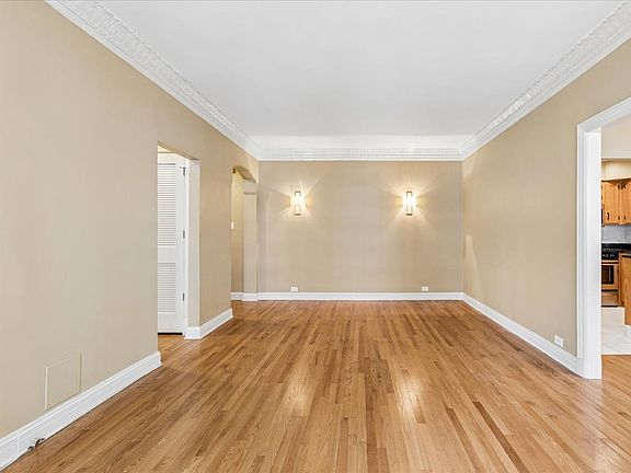 5th image of 6101 N Sheridan Rd APT 14D