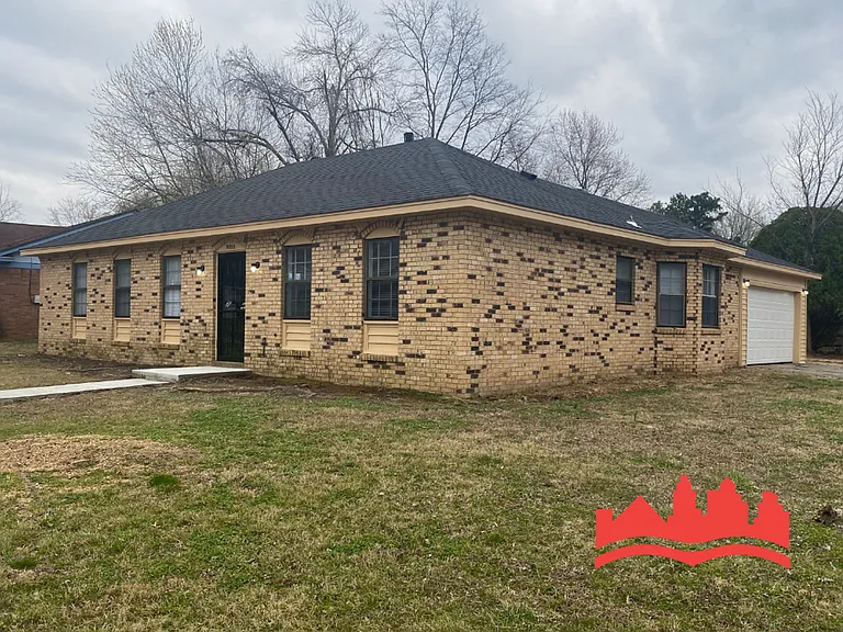 3935 Battlefield Dr — Photo 2