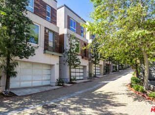 6740 W Gill Way, Los Angeles, CA 90068