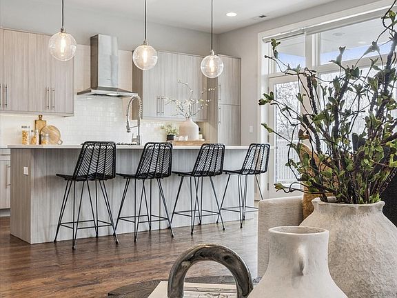 4th image of 1832 W Rice St #2