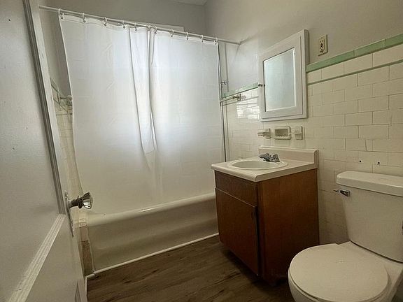 5th image of 3939 Deal St #4