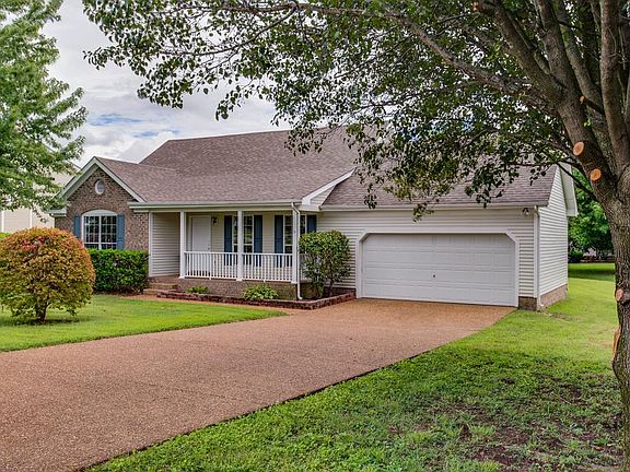 2nd image of 2834 Iroquois Dr