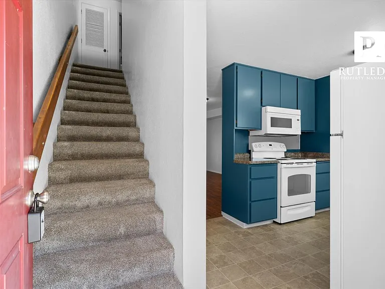 826 Bennett Ave #A-D — Photo 3