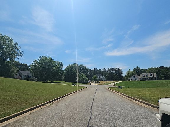 4th image of 170 Deer Creek Trl