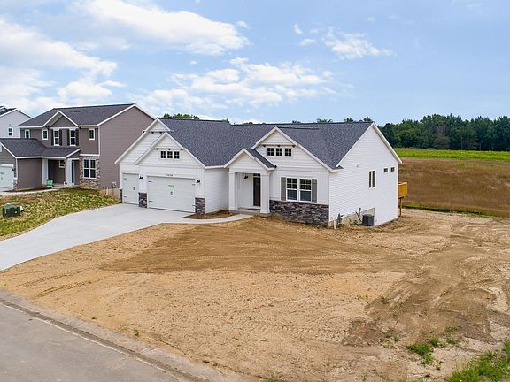 2nd image of 7476 Macview Dr #16